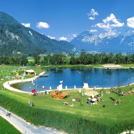 Almdorf Zillertal, Fuegen