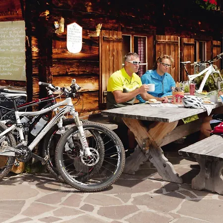 In Near Spieljochbahn Lift シャレー